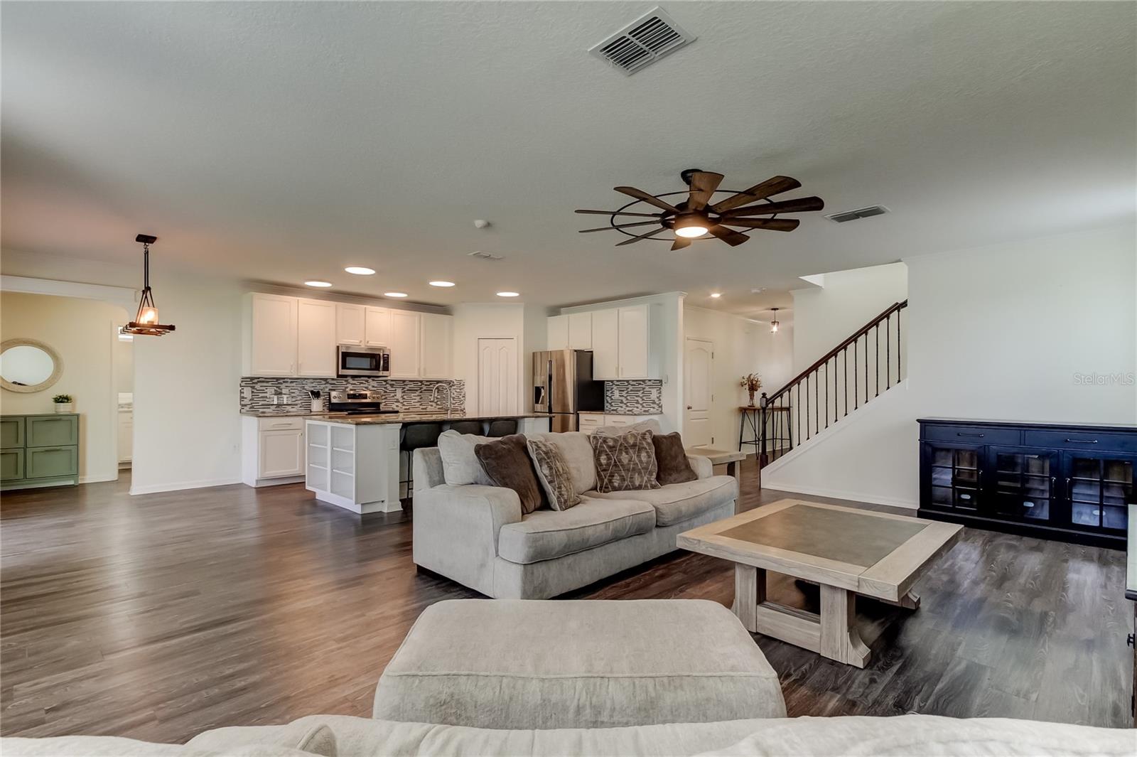 EPPERSON RANCH SOUTH PH 2H-1 - Residential Lease