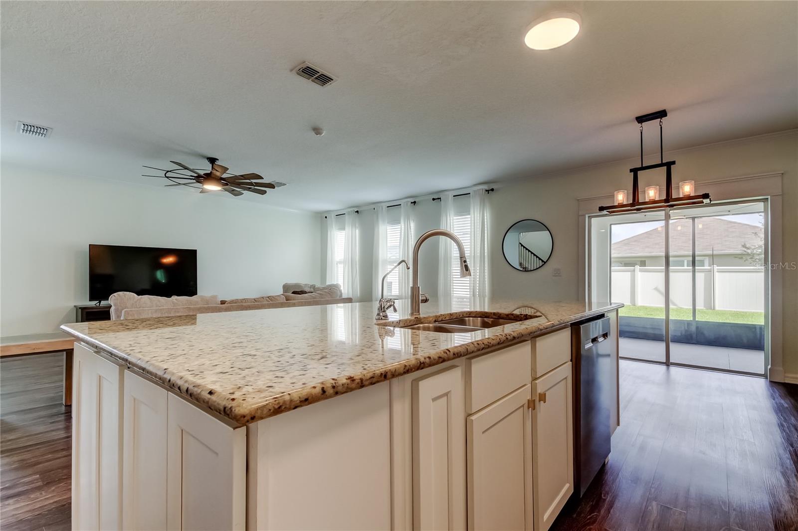 EPPERSON RANCH SOUTH PH 2H-1 - Residential Lease