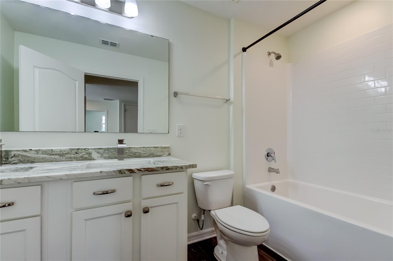 EPPERSON RANCH SOUTH PH 2H-1 - Residential Lease