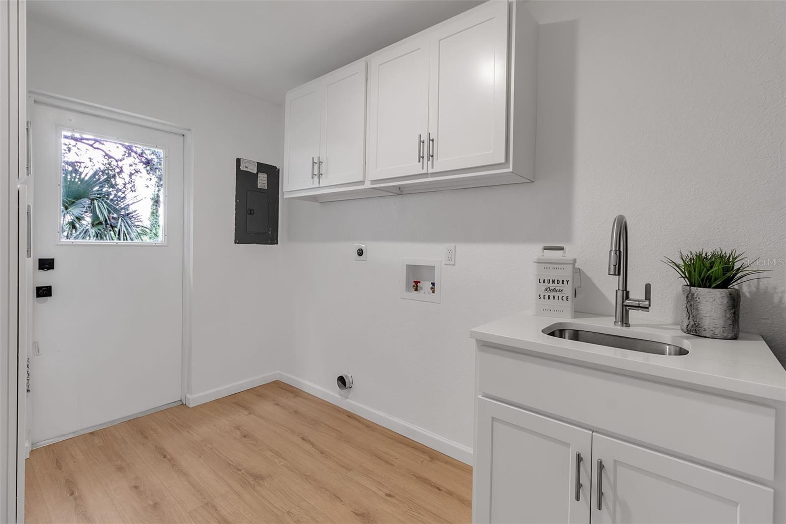LOCKWOODS - Residential Lease