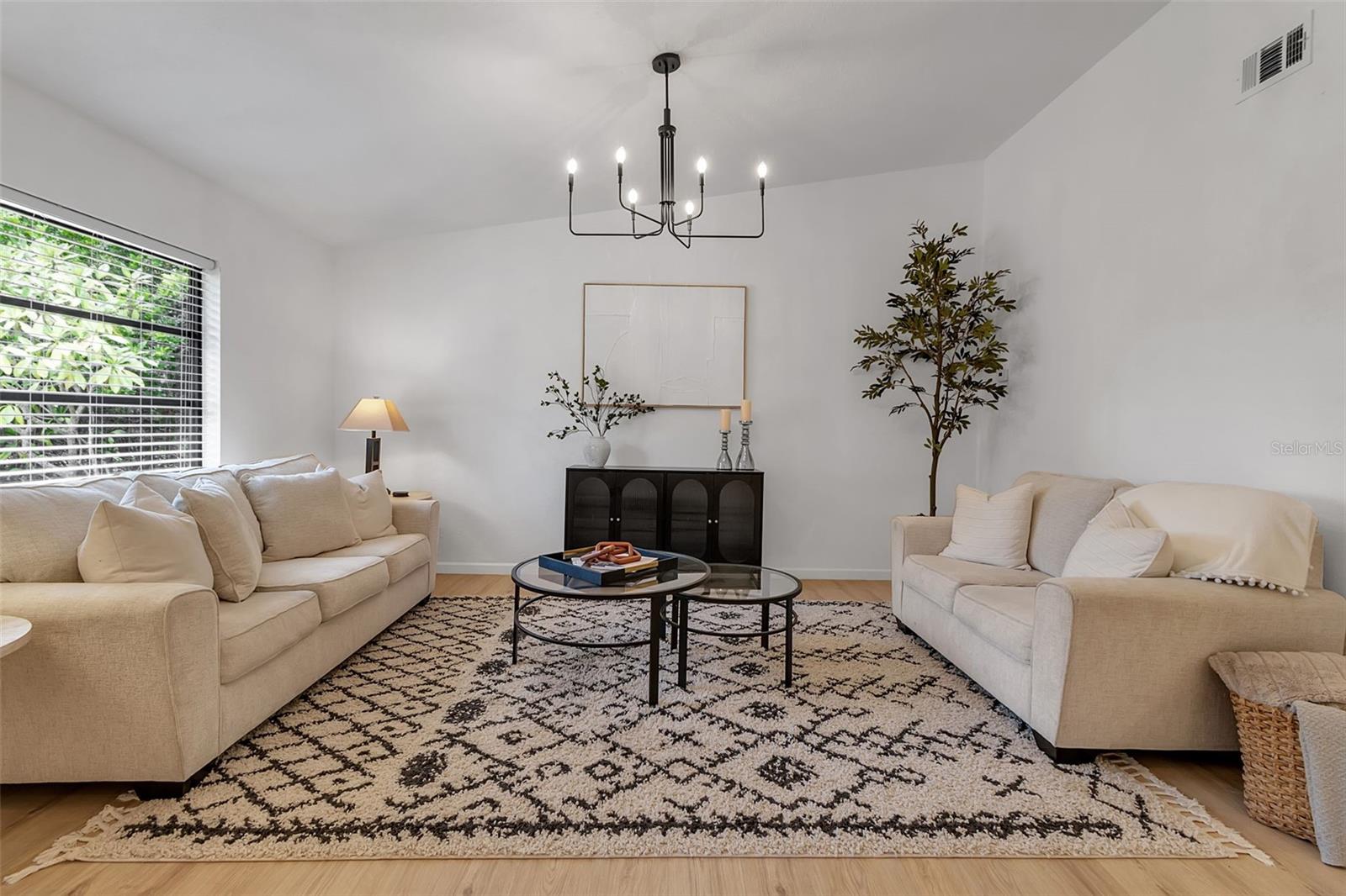 LOCKWOODS - Residential Lease