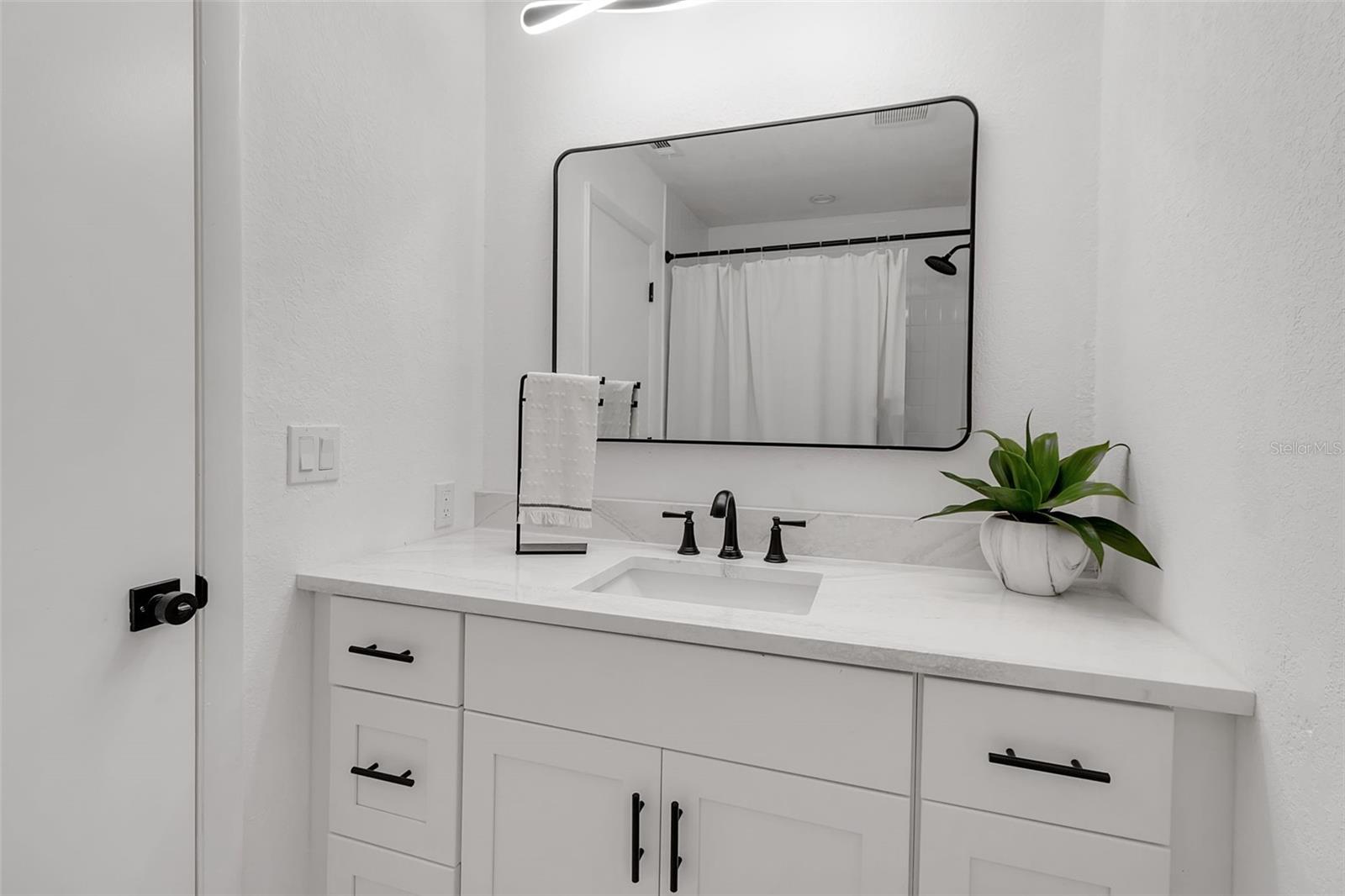 LOCKWOODS - Residential Lease