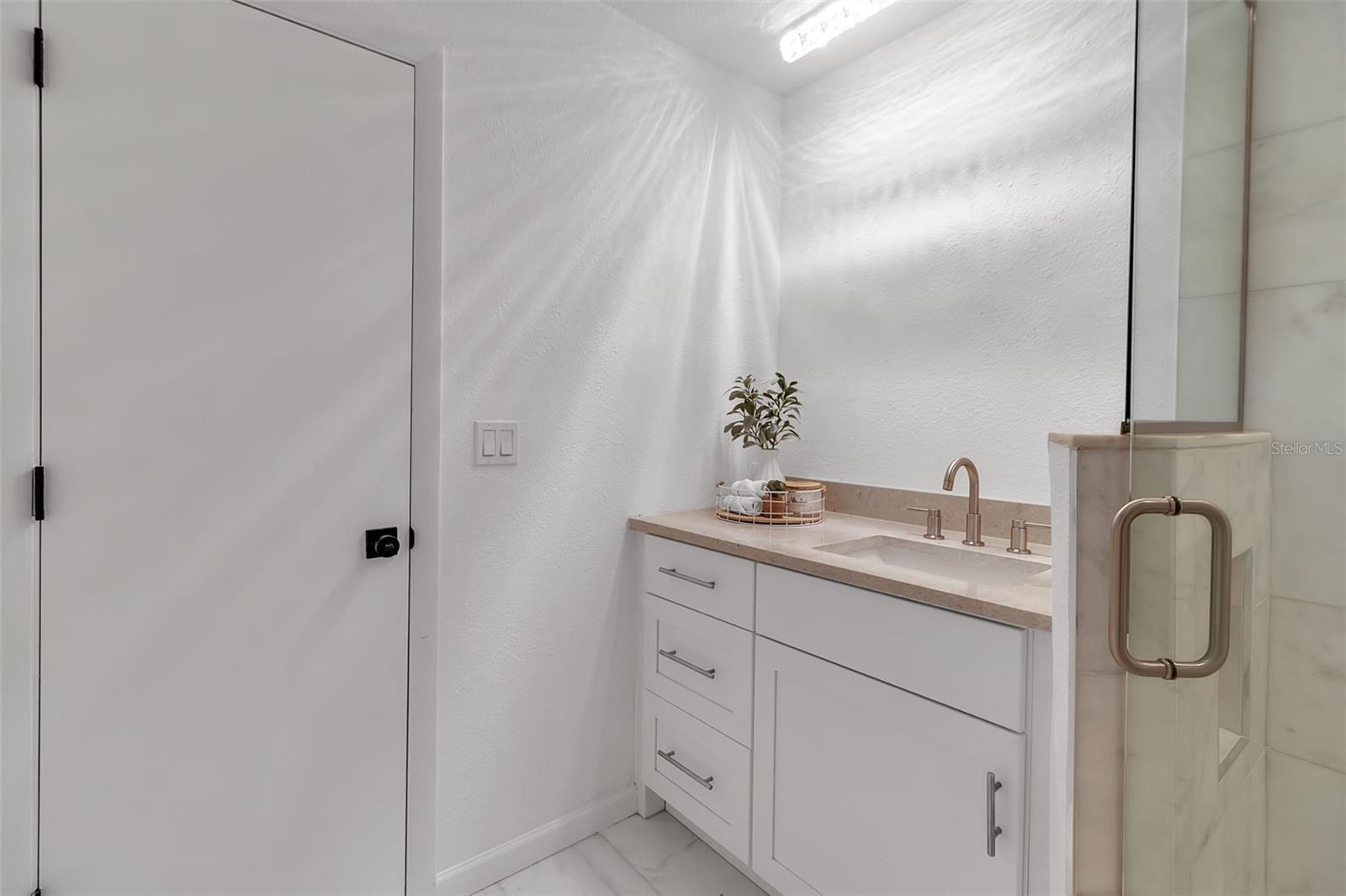LOCKWOODS - Residential Lease