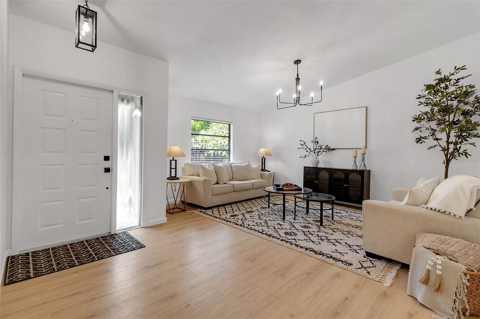LOCKWOODS - Residential Lease