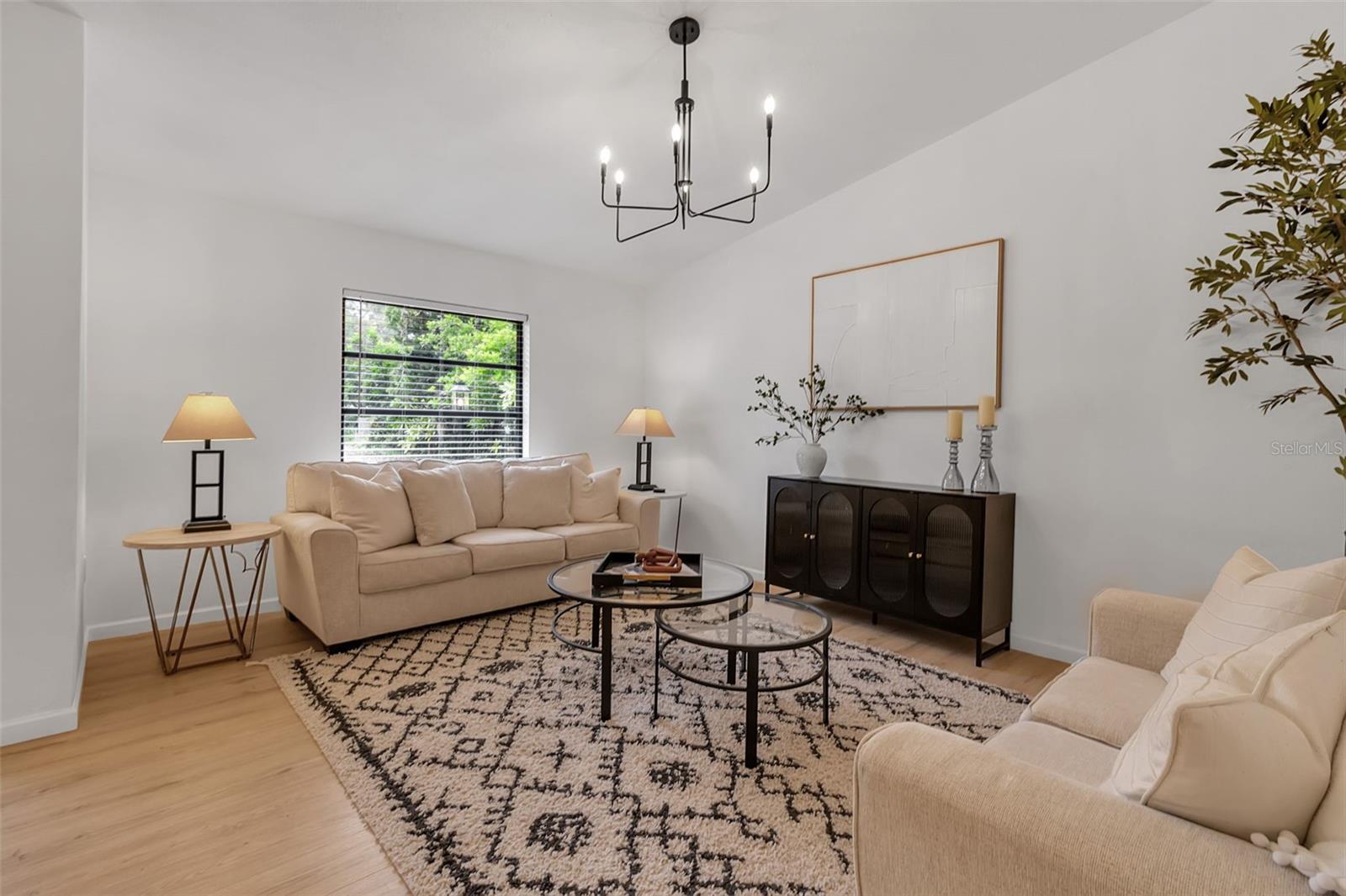 LOCKWOODS - Residential Lease