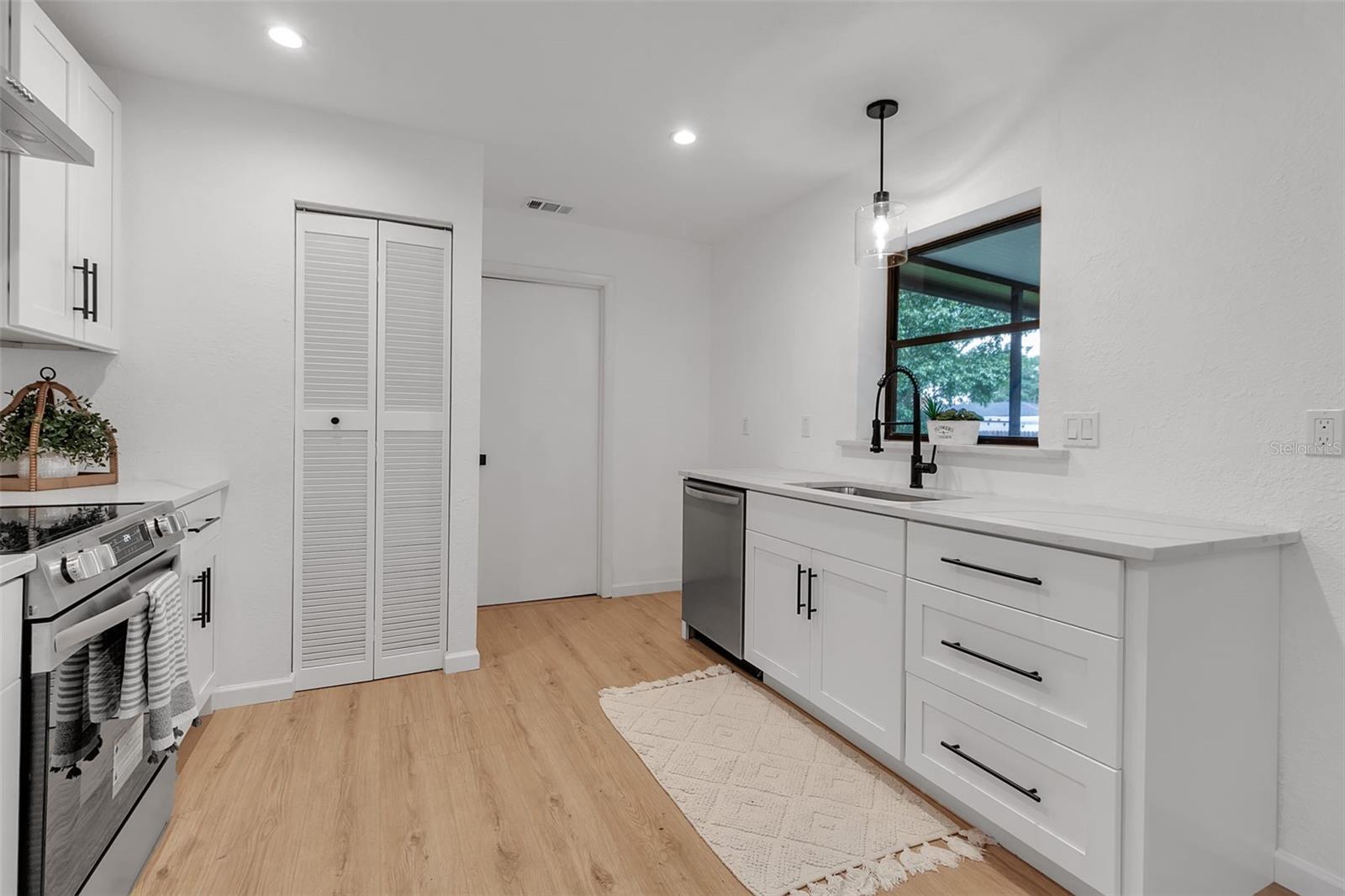 LOCKWOODS - Residential Lease