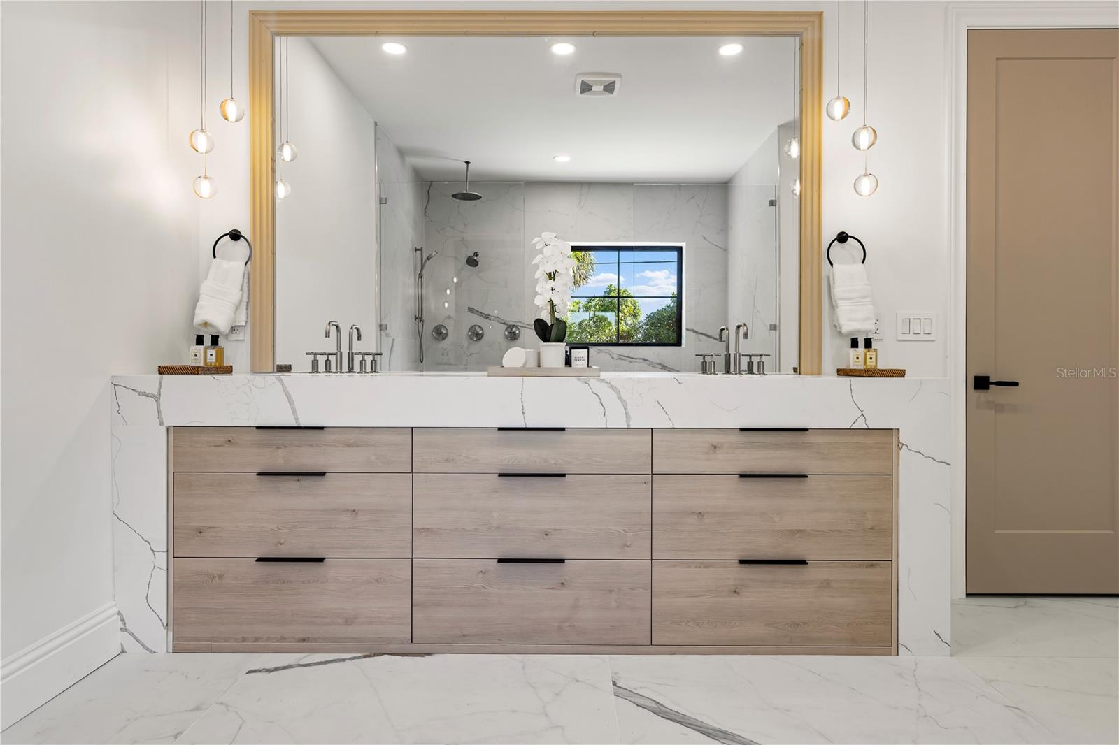 KENILWORTH SHORES SEC 06 - Residential