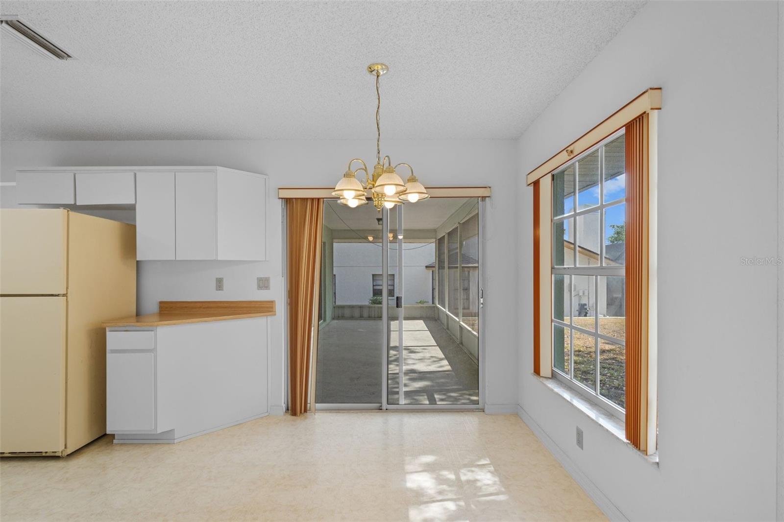 1247 VENETIA DRIVE