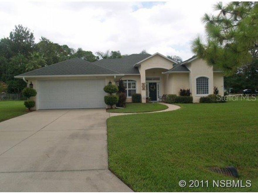 THE ULTIMATE IN LUXURY AND BEAUTY. THIS SPACIOUS MODERN HOME WILL BE UP TO THE HIGHEST OF ANYONE'S STANDARDS. OPEN SPACIOUS FLOOR PLAN, MAINTAINED IN PERFECT CONDITION BY THE OWNER. LARGE MASTER BEDROOM WITH AN INCREDIBLY SIZED MASTER BATH. BRAND NEW AC JUST INSTALLED. ENCLOSED FLORIDA ROOM IS UNDER AIR AND IS SET UP TO PERFECTION. A PERFECT MANICURED YARD ROUNDS OUT THIS FANTASTIC HOME. HOME IS ON 3 LOTS (120 X 125). ;Water: City