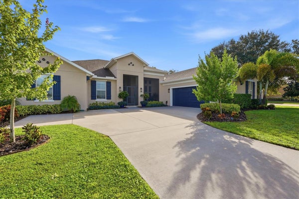 5209 LAKE VENICE DR, WIMAUMA, FL 33598 - Image 4f168fdc744ceea41b4c0e7ed4ea166e/2313470109