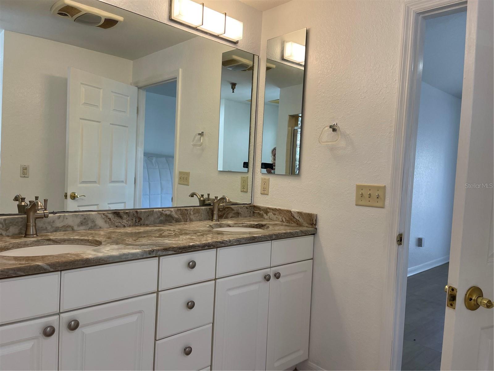 PARADISE LAKES - Residential