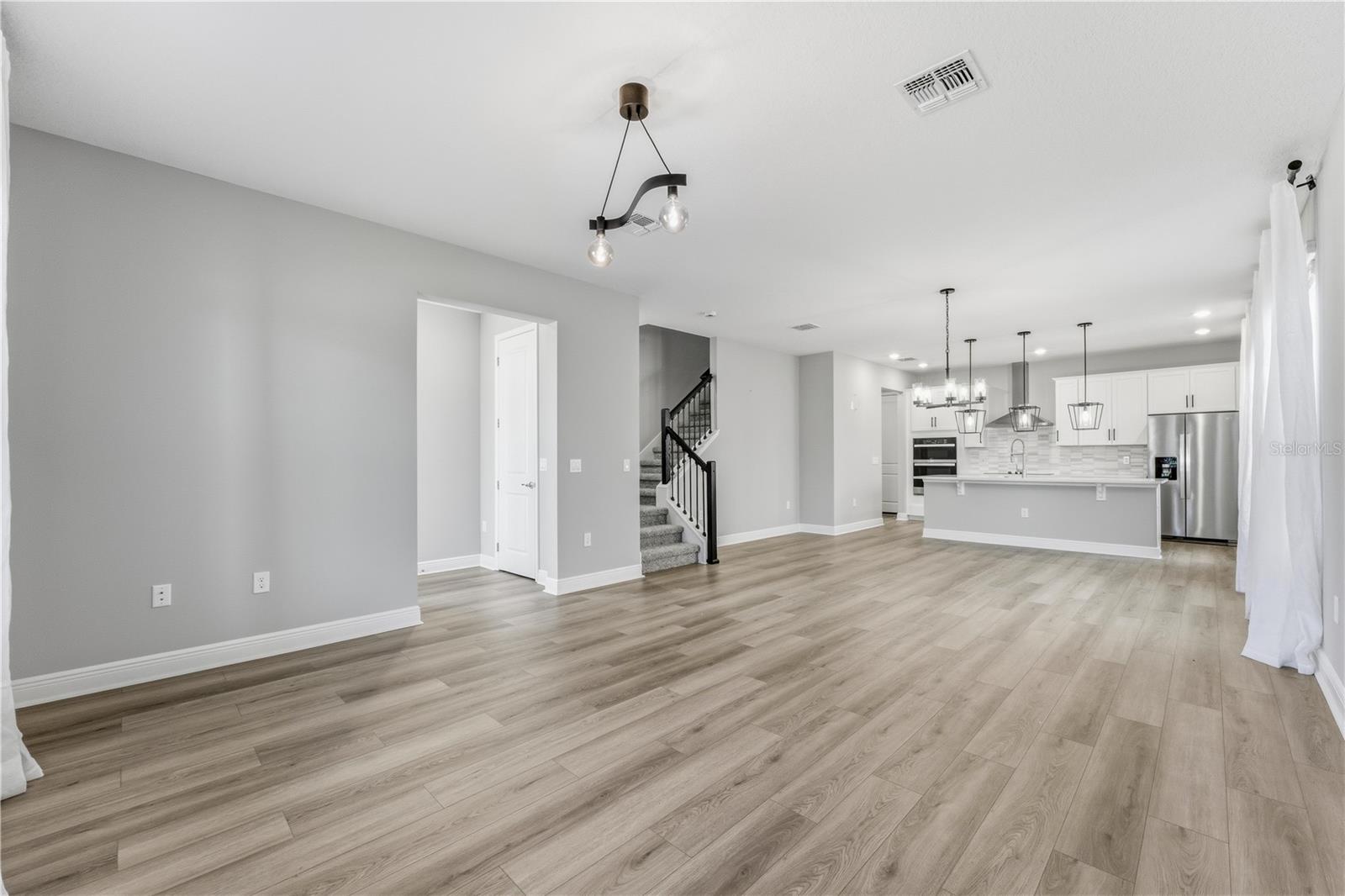 HIGHLAND RDG PH 2 - Residential Lease