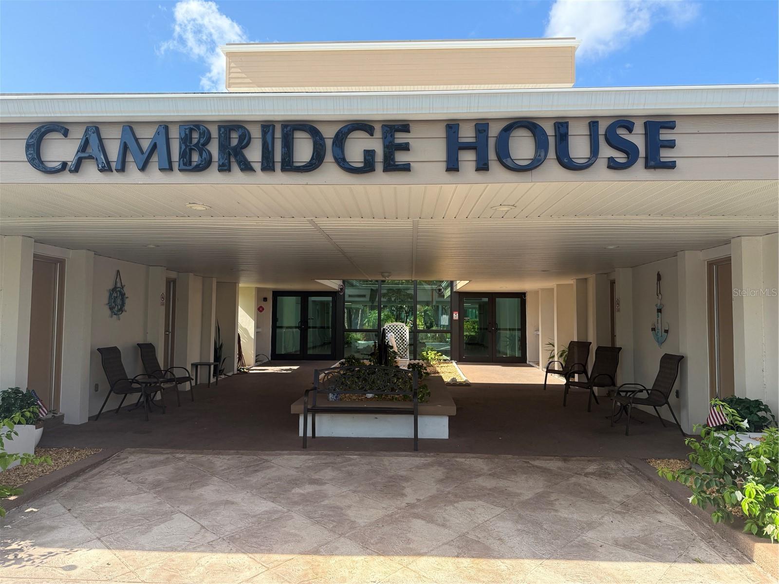 CAMBRIDGE HOUSE - Residential