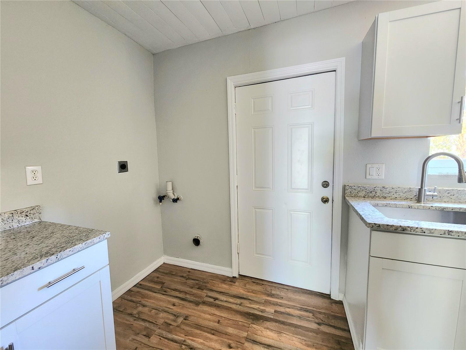 HOLLOMANS J J - Residential