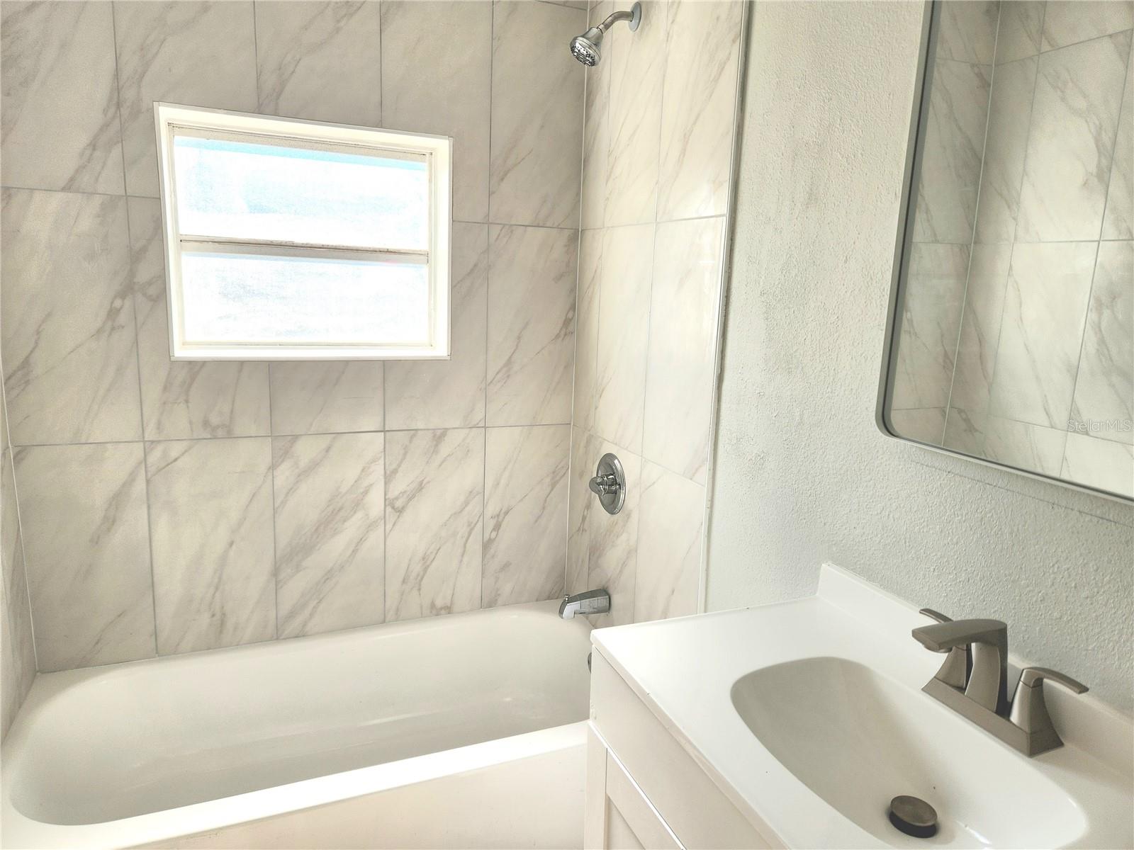 HOLLOMANS J J - Residential