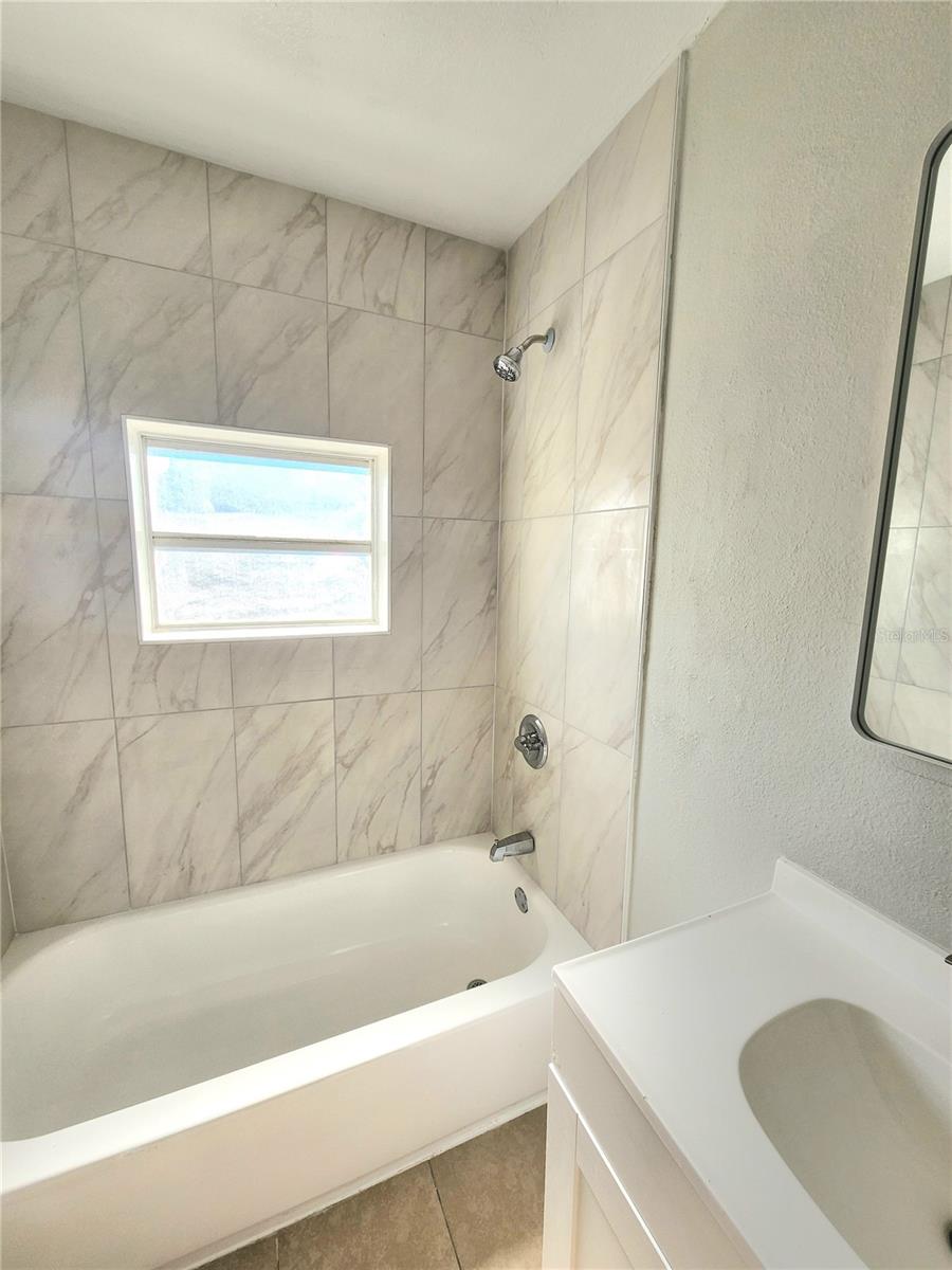 HOLLOMANS J J - Residential