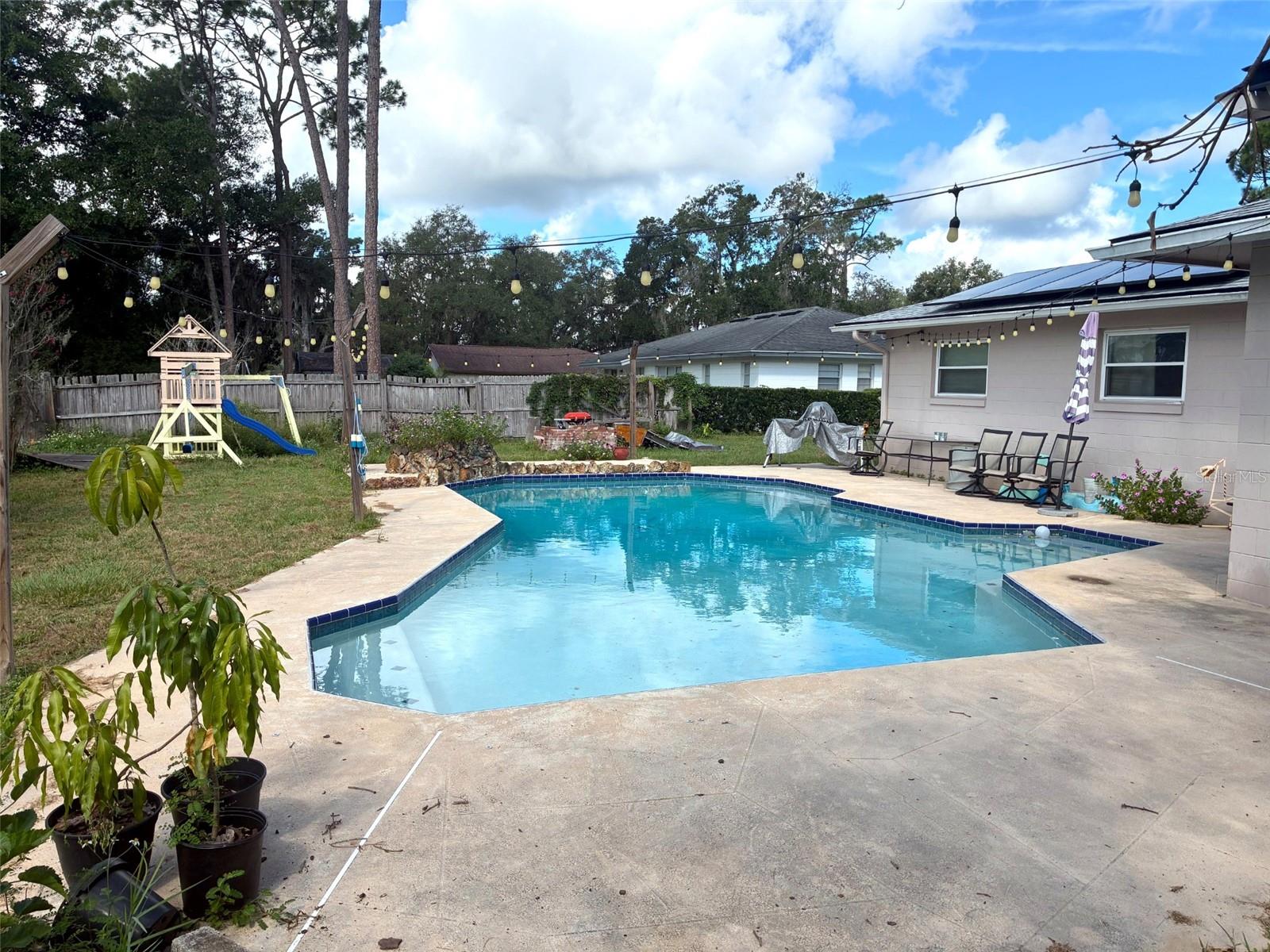 615 CAMBRIDGE COURT
