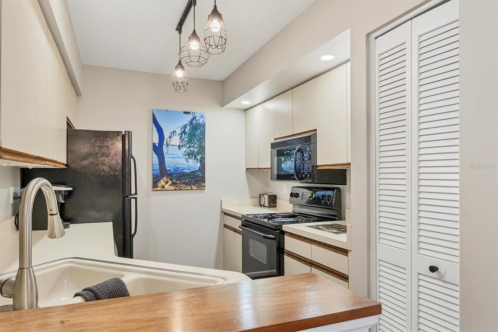 COUNTRY VILLAGE SEC 7 - Residential