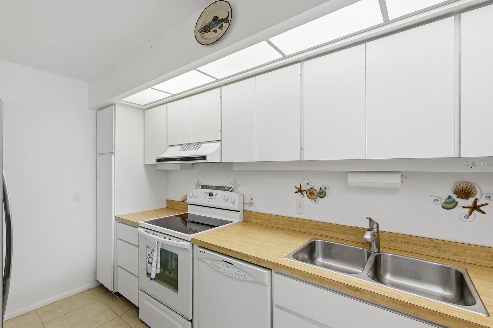 SEAPLACE III - Residential