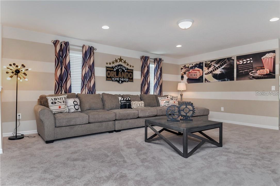 WINDSOR AT WESTSIDE - Residential