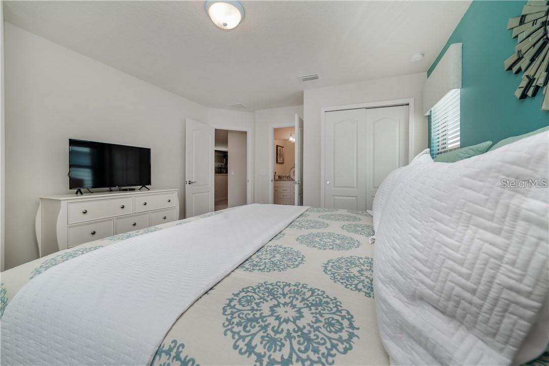 WINDSOR AT WESTSIDE - Residential