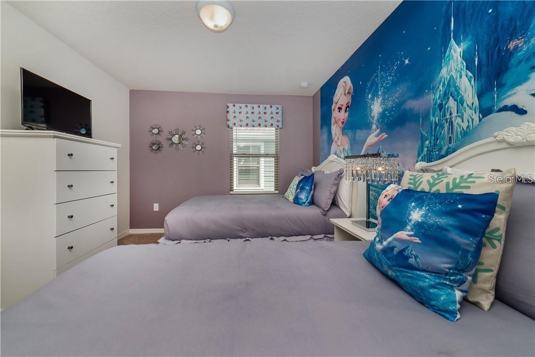 WINDSOR AT WESTSIDE - Residential