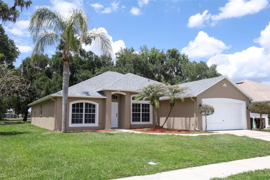 Photo of 2106 The Oaks Boulevard, Kissimmee, FL 34746 (MLS # O6402511)
