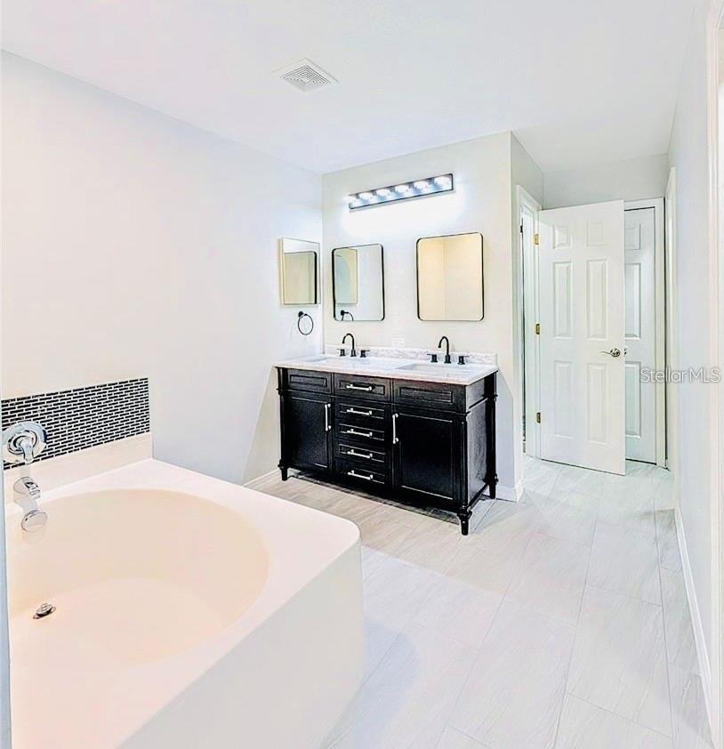 LEESBURG OVERLOOK AT LAKE GRIFFIN - Residential Lease