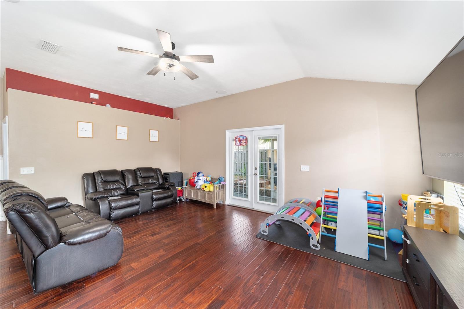 943 NW 254TH DRIVE