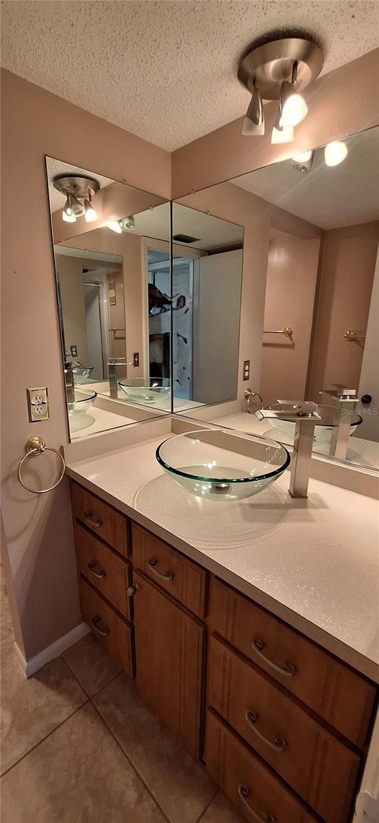 SAVANNAH CONDO - Residential