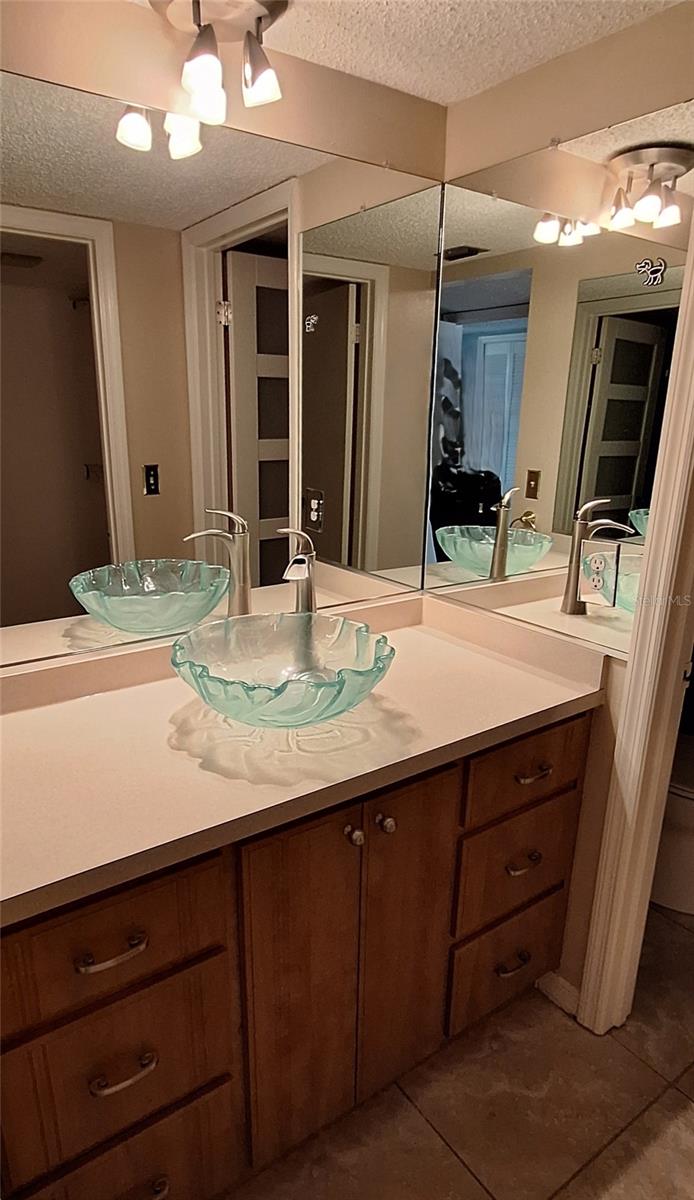 SAVANNAH CONDO - Residential