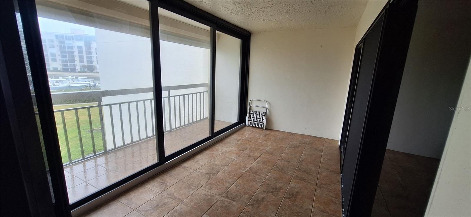 SAVANNAH CONDO - Residential