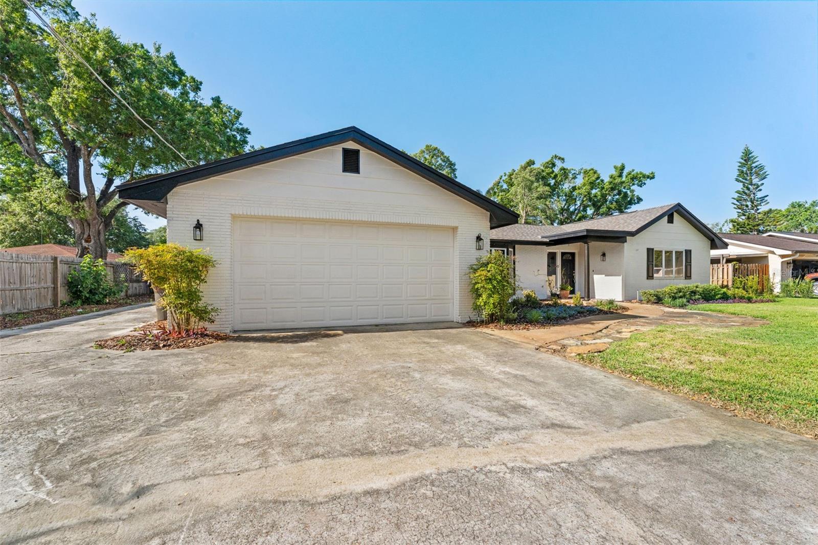 LAKE MAGDALENE VISTA UNIT 1 - Residential