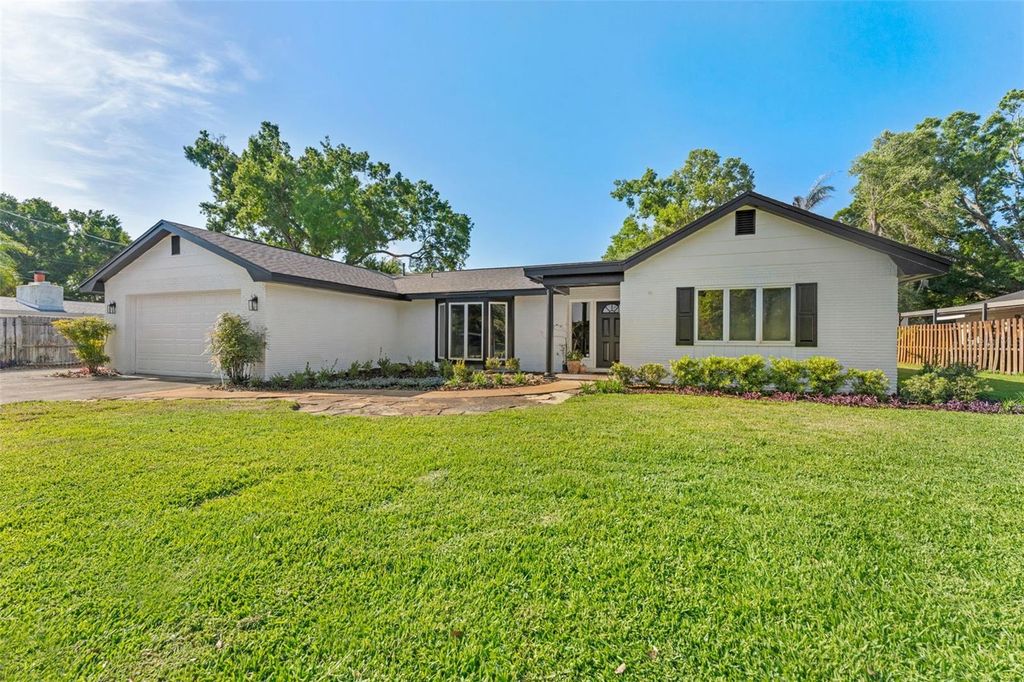 Photo of 1502 Haven Bend, Tampa, FL 33613 (MLS # TB8497436)