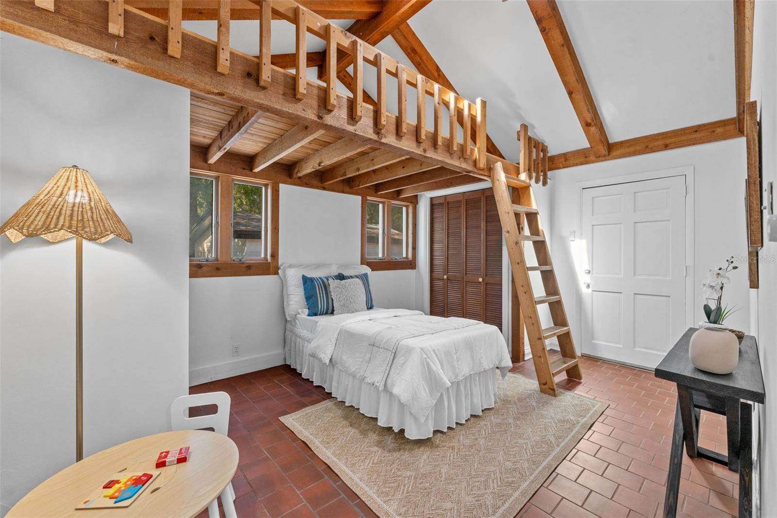 LAKE MAGDALENE VISTA UNIT 1 - Residential