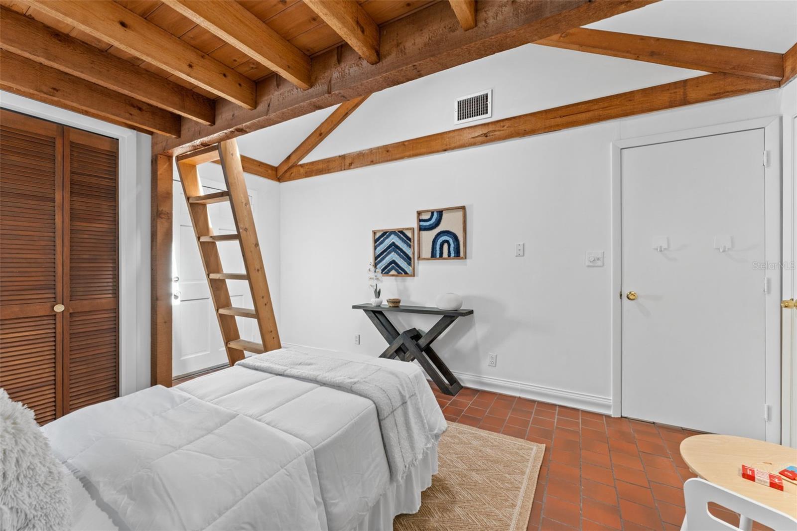 LAKE MAGDALENE VISTA UNIT 1 - Residential