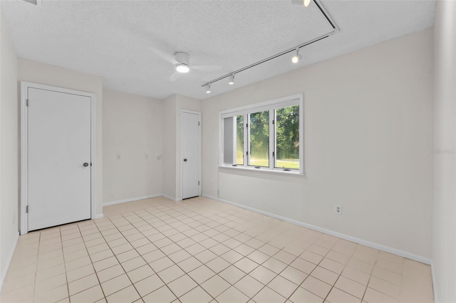 LAKE MAGDALENE VISTA UNIT 1 - Residential