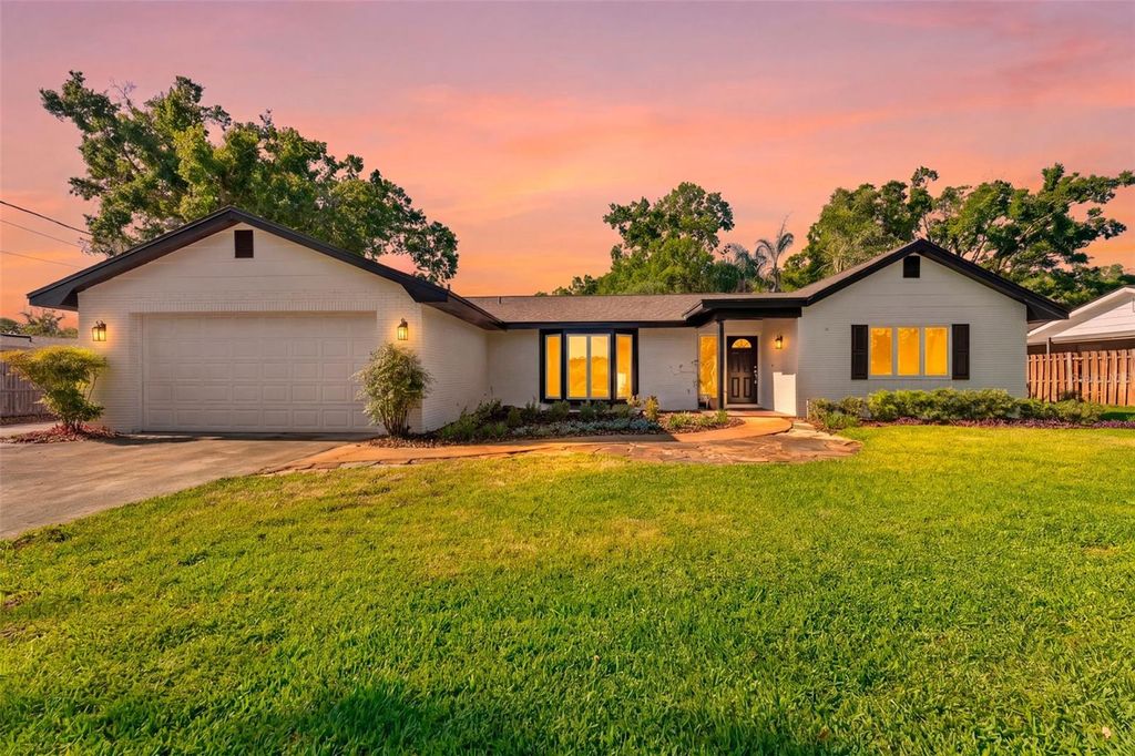 Photo of 1502 Haven Bend, Tampa, FL 33613 (MLS # TB8497436)