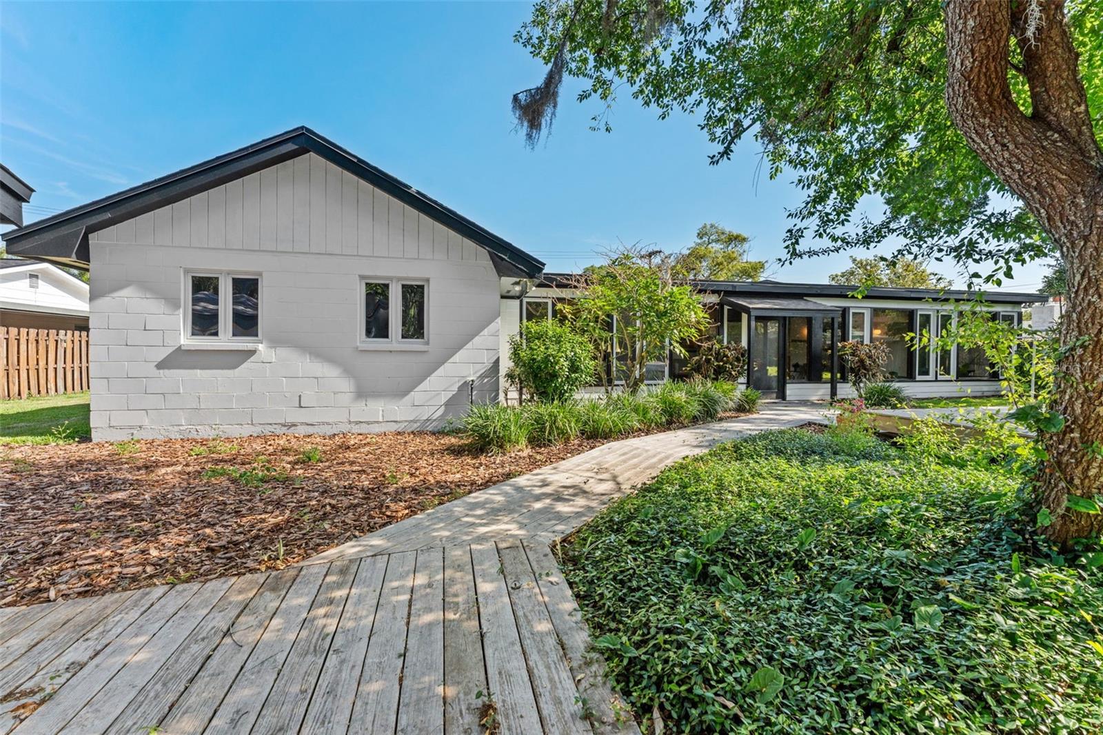 LAKE MAGDALENE VISTA UNIT 1 - Residential