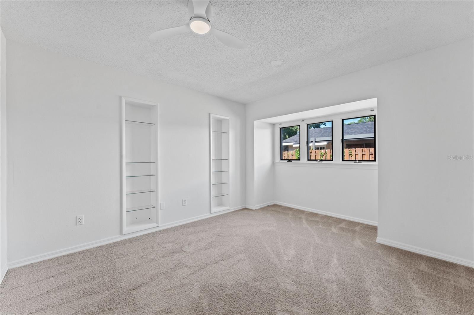 LAKE MAGDALENE VISTA UNIT 1 - Residential