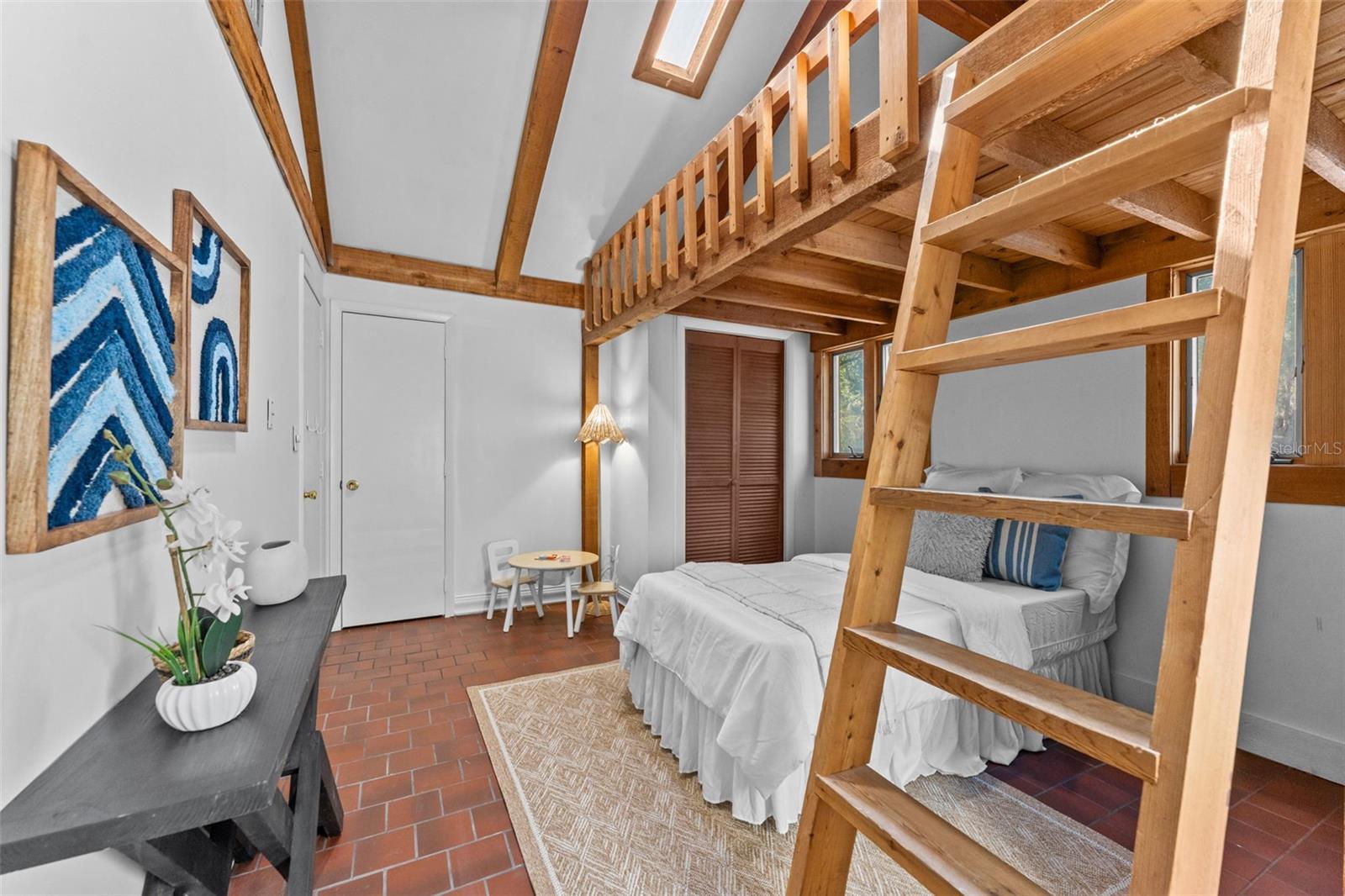 LAKE MAGDALENE VISTA UNIT 1 - Residential