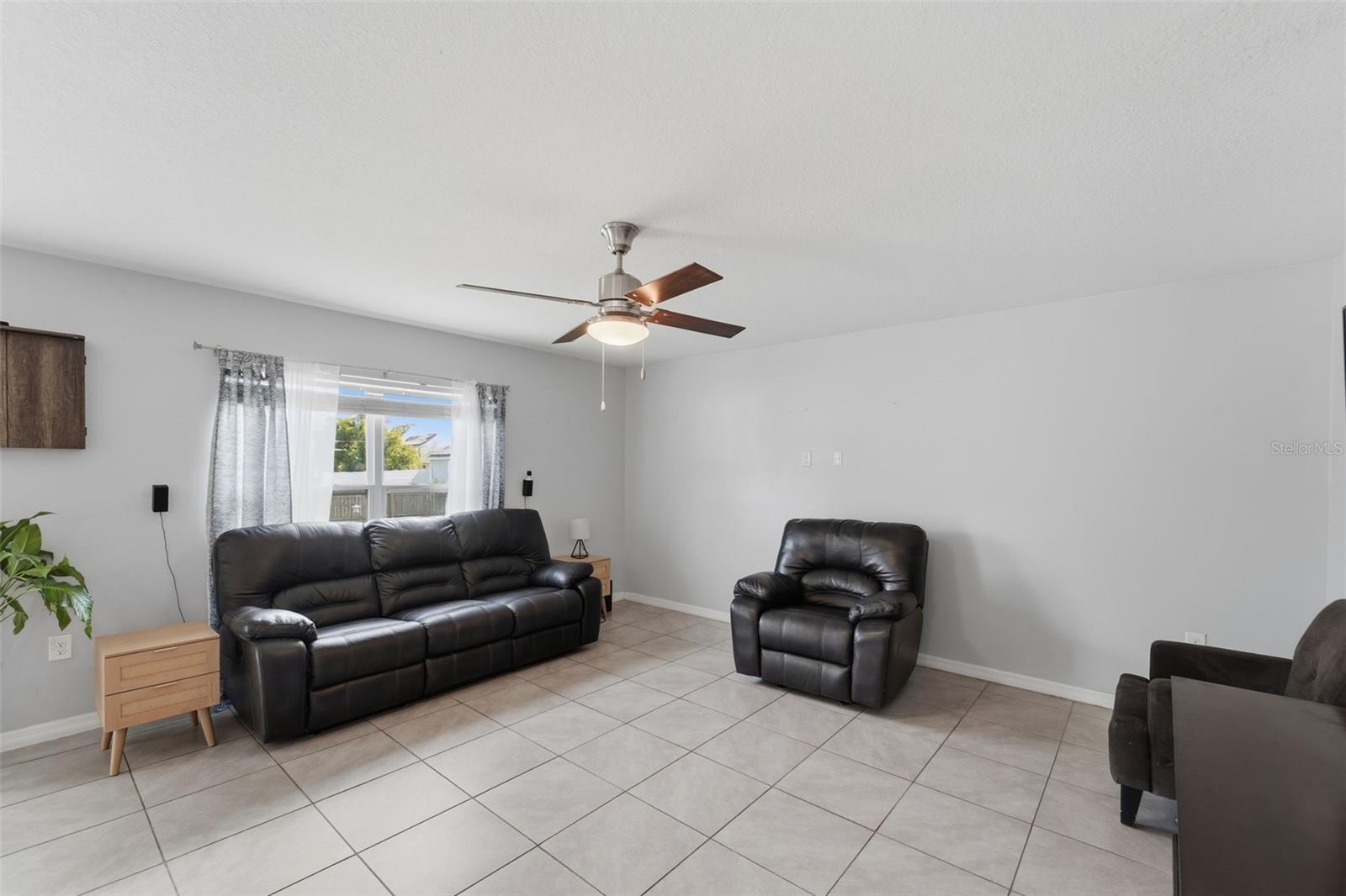 DELTONA LAKES - Residential