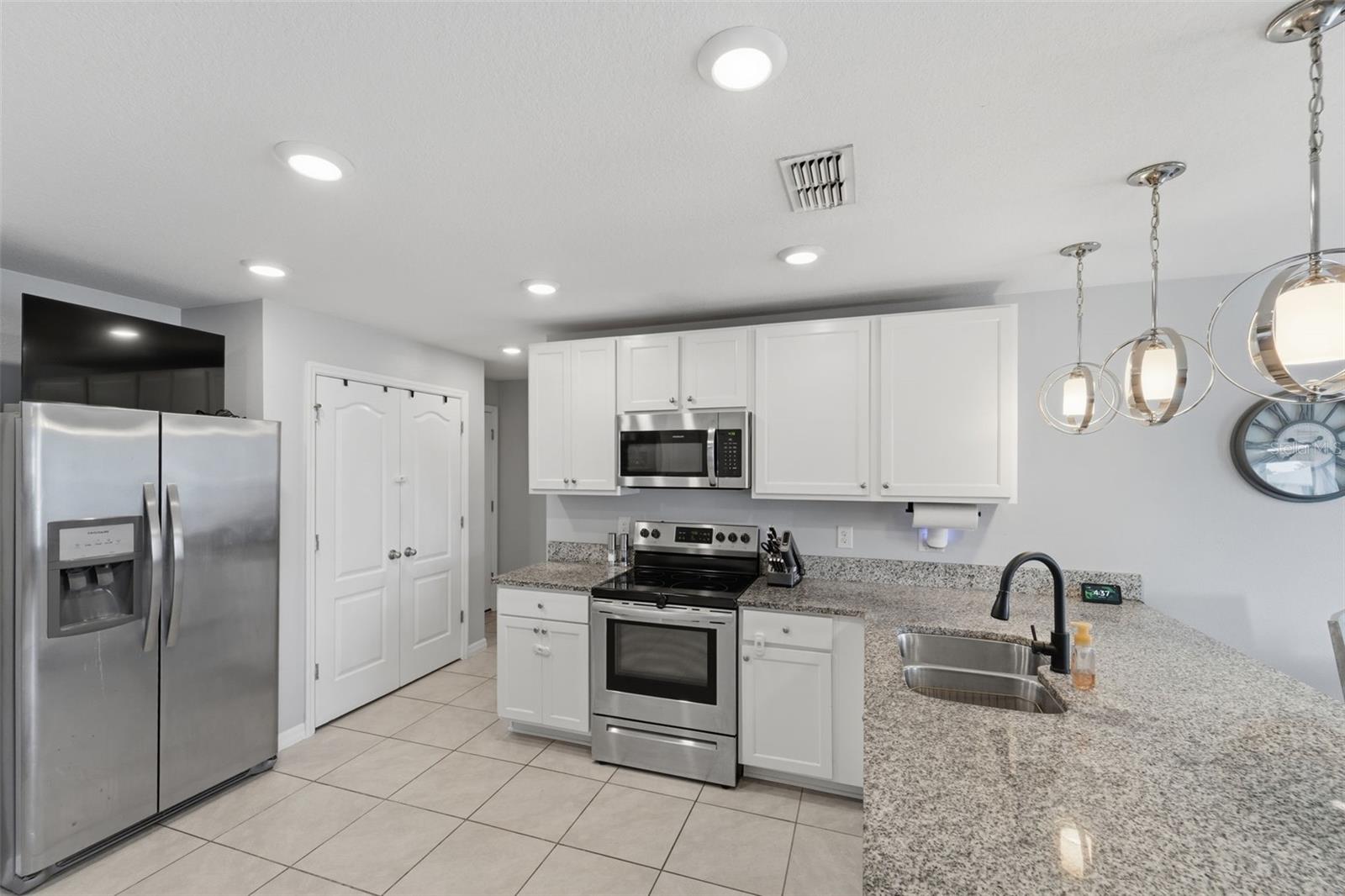 DELTONA LAKES - Residential