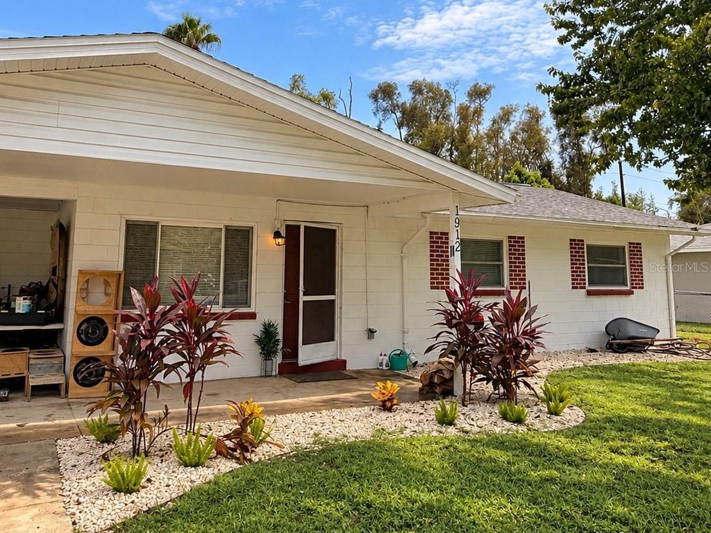 Photo of 1912 W Skyline Drive, Clearwater, FL 33763 (MLS # TB8556879)