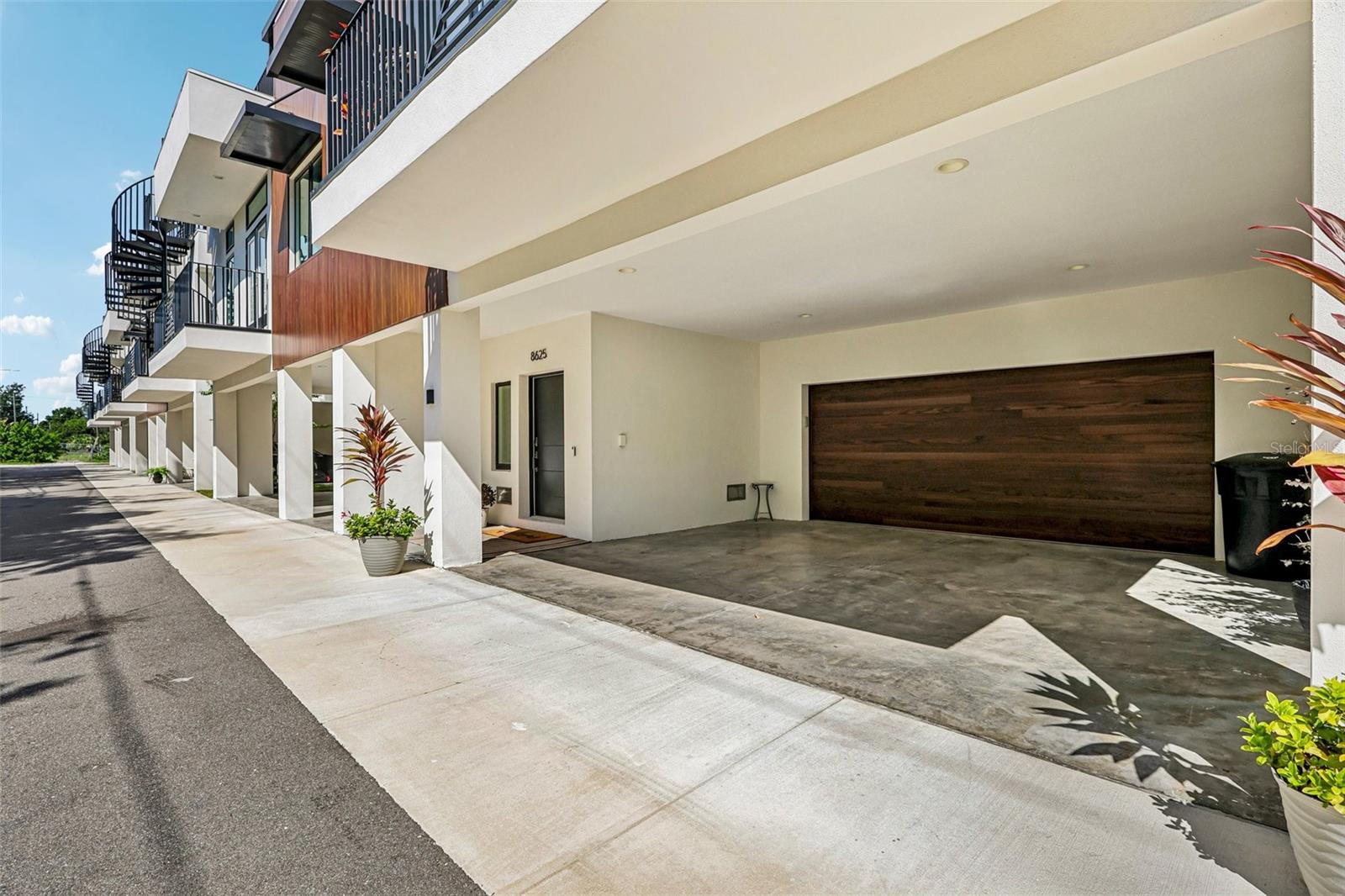 8625 5TH STREET N