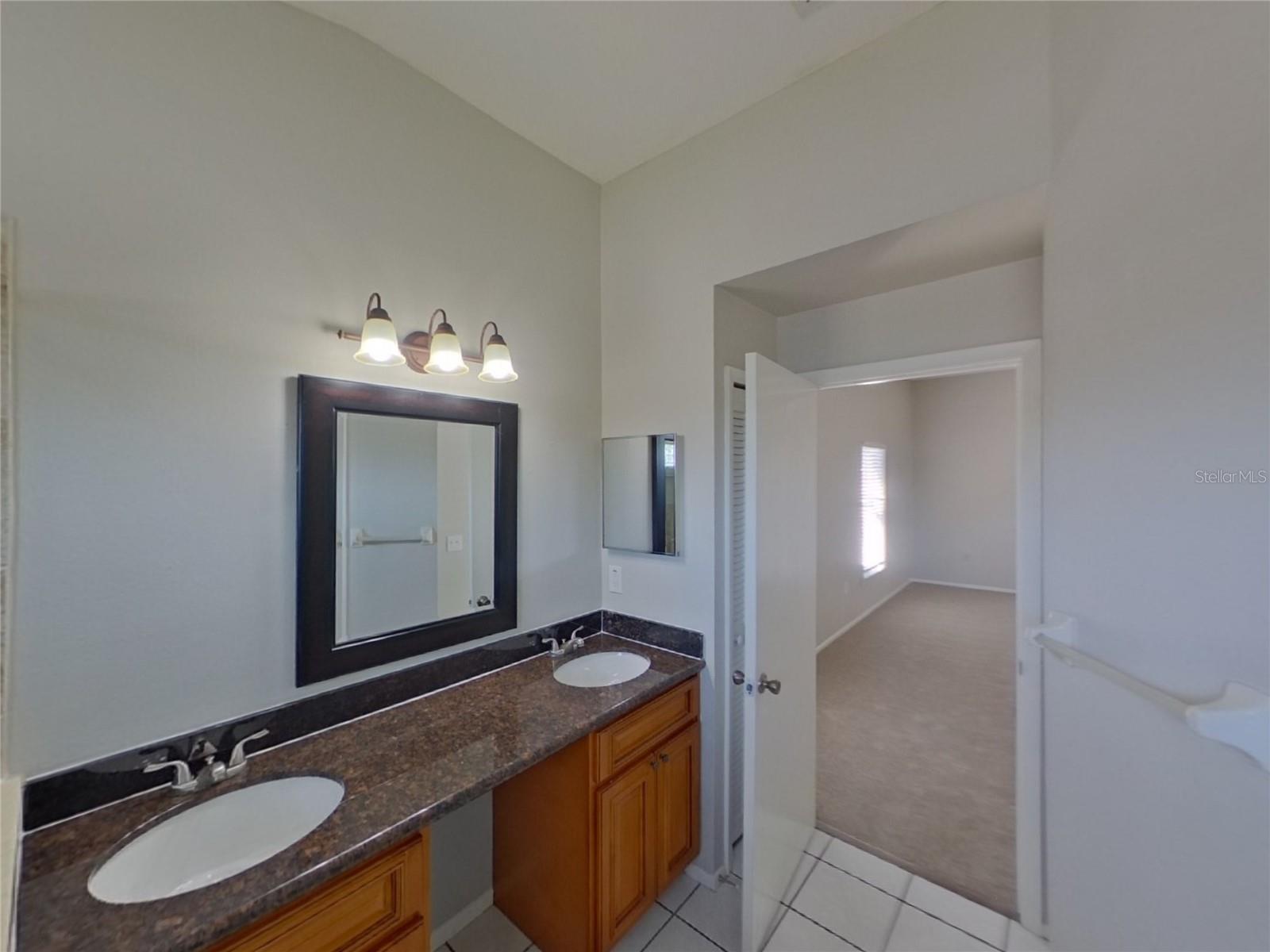 COUNTRY CLUB COURT SECOND SEC - Residential Lease