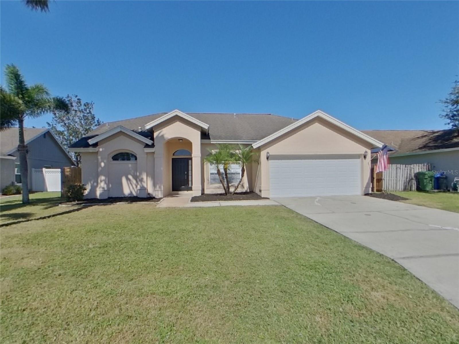 COUNTRY CLUB COURT SECOND SEC - Residential Lease