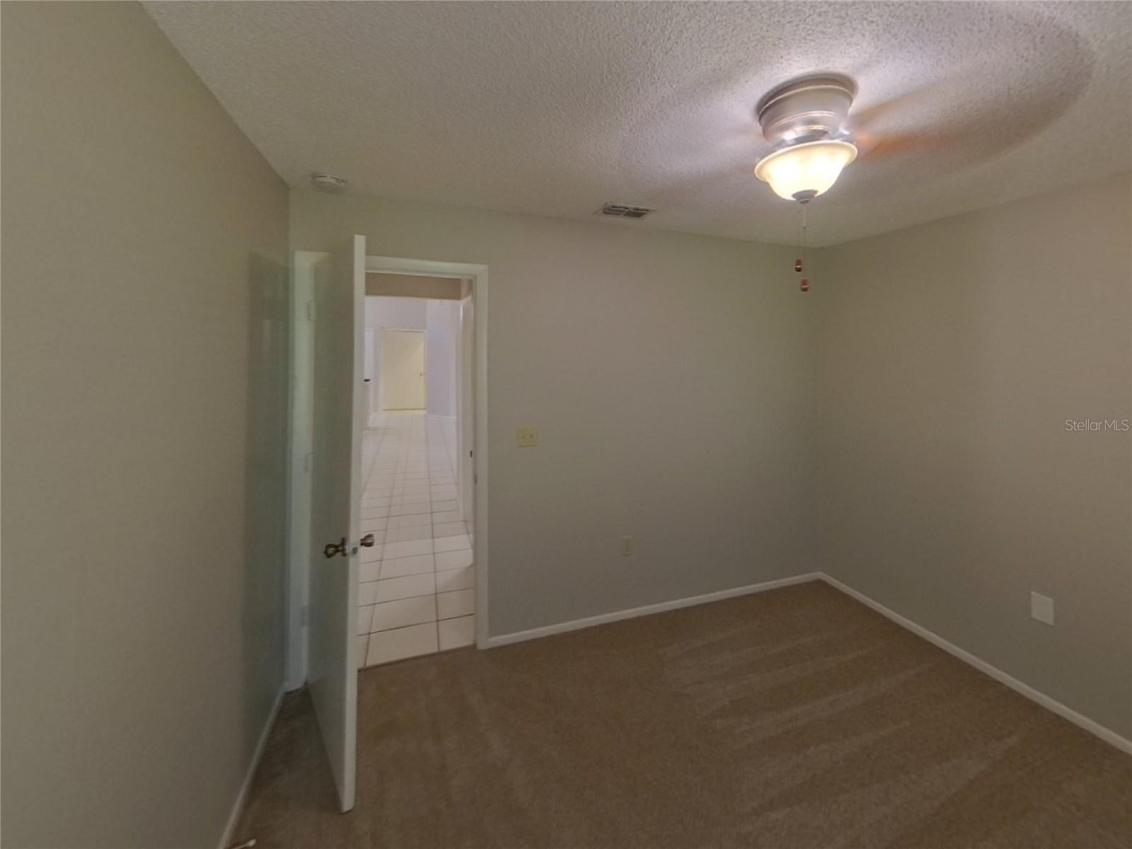 COUNTRY CLUB COURT SECOND SEC - Residential Lease