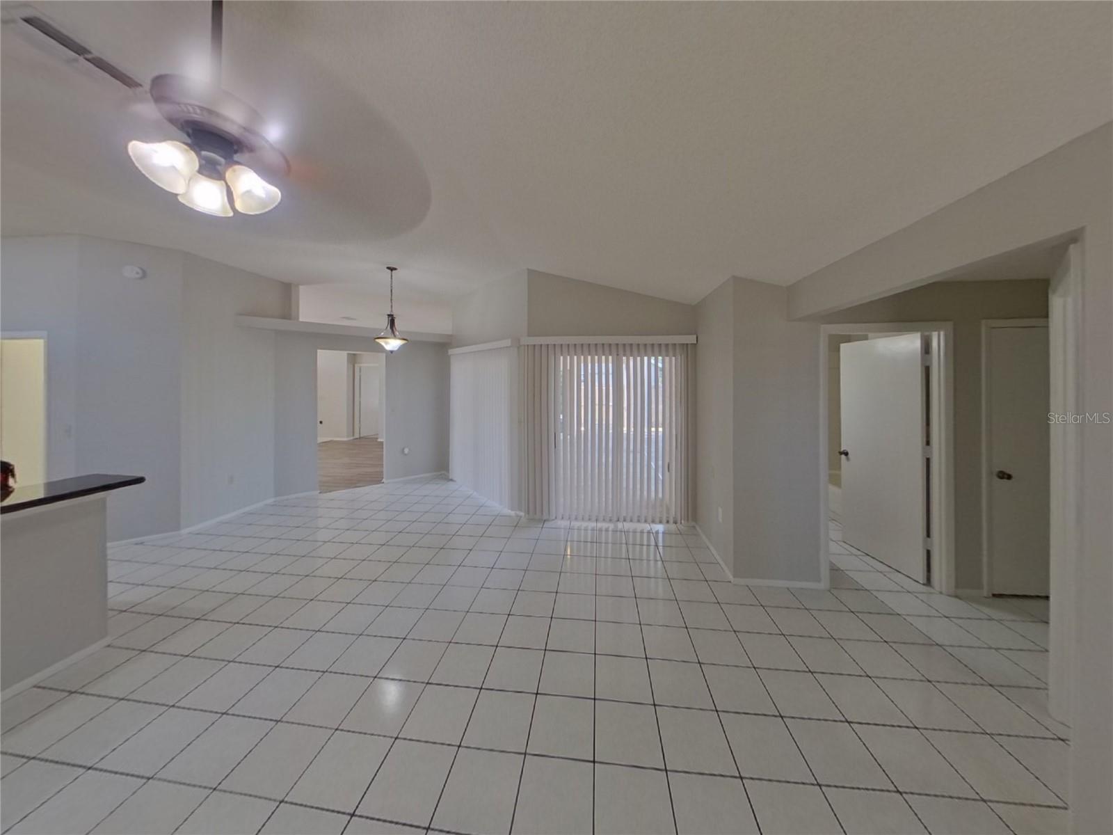 COUNTRY CLUB COURT SECOND SEC - Residential Lease