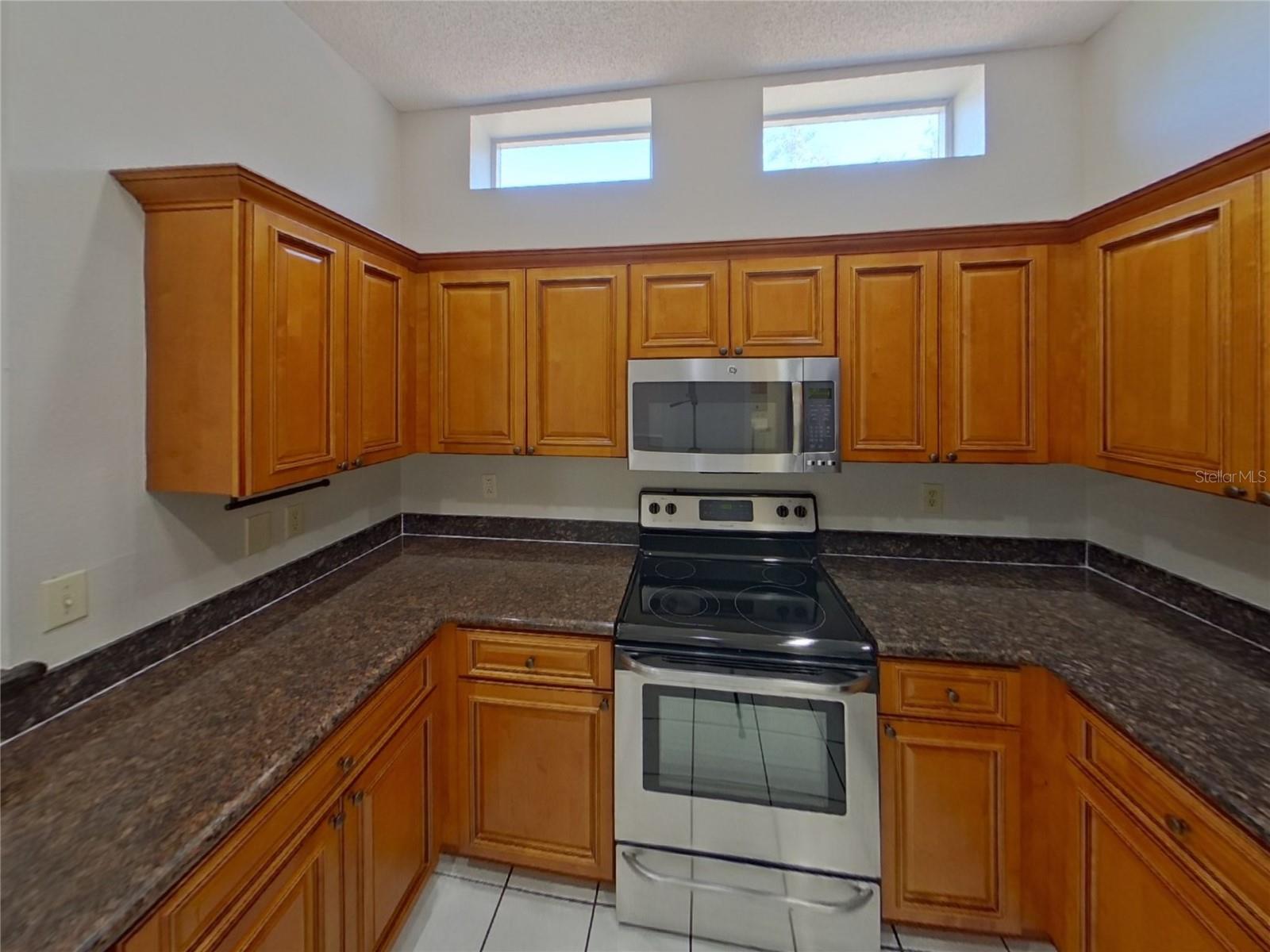 COUNTRY CLUB COURT SECOND SEC - Residential Lease